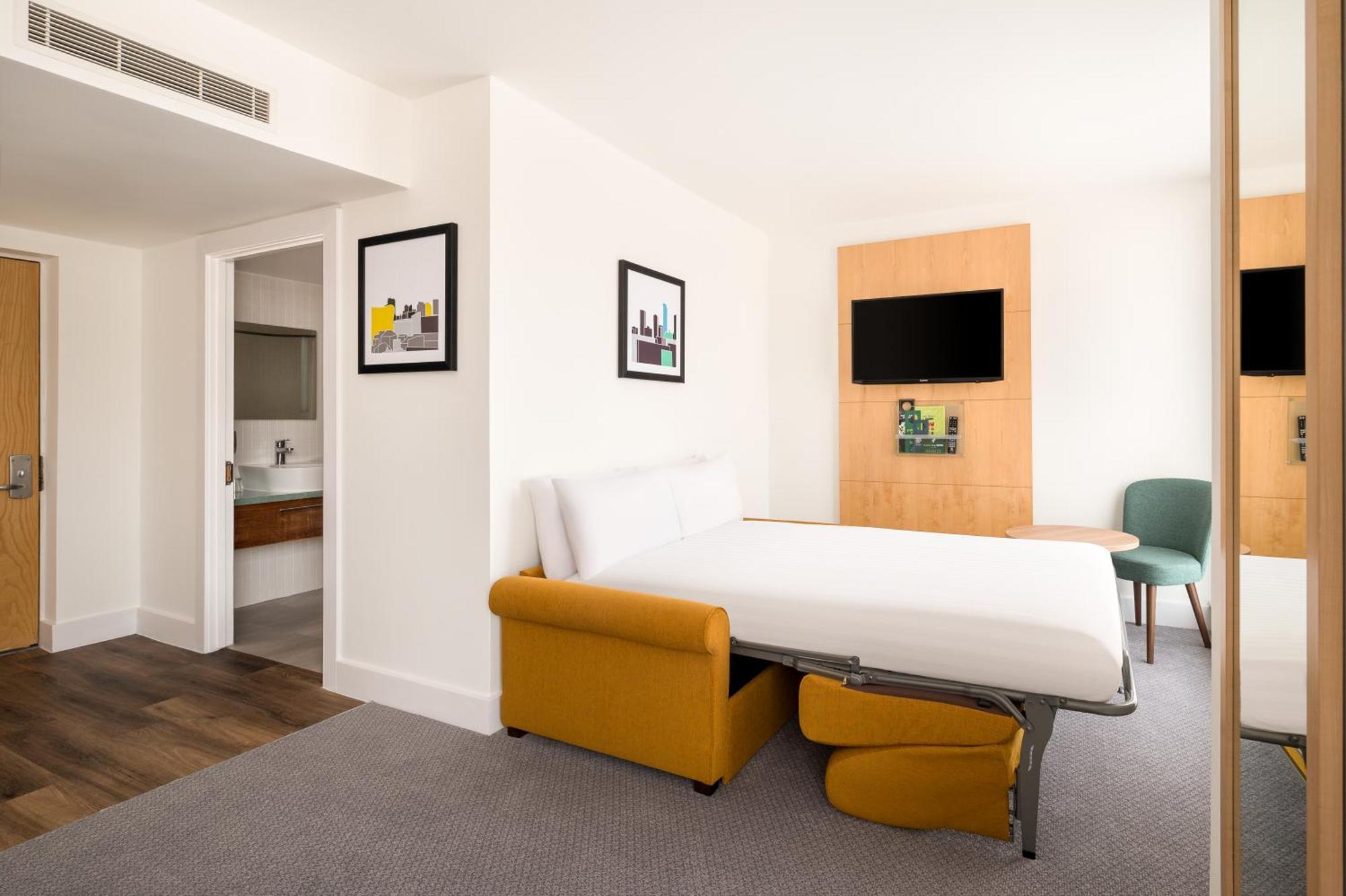 Holiday Inn Birmingham City By Ihg Bagian luar foto