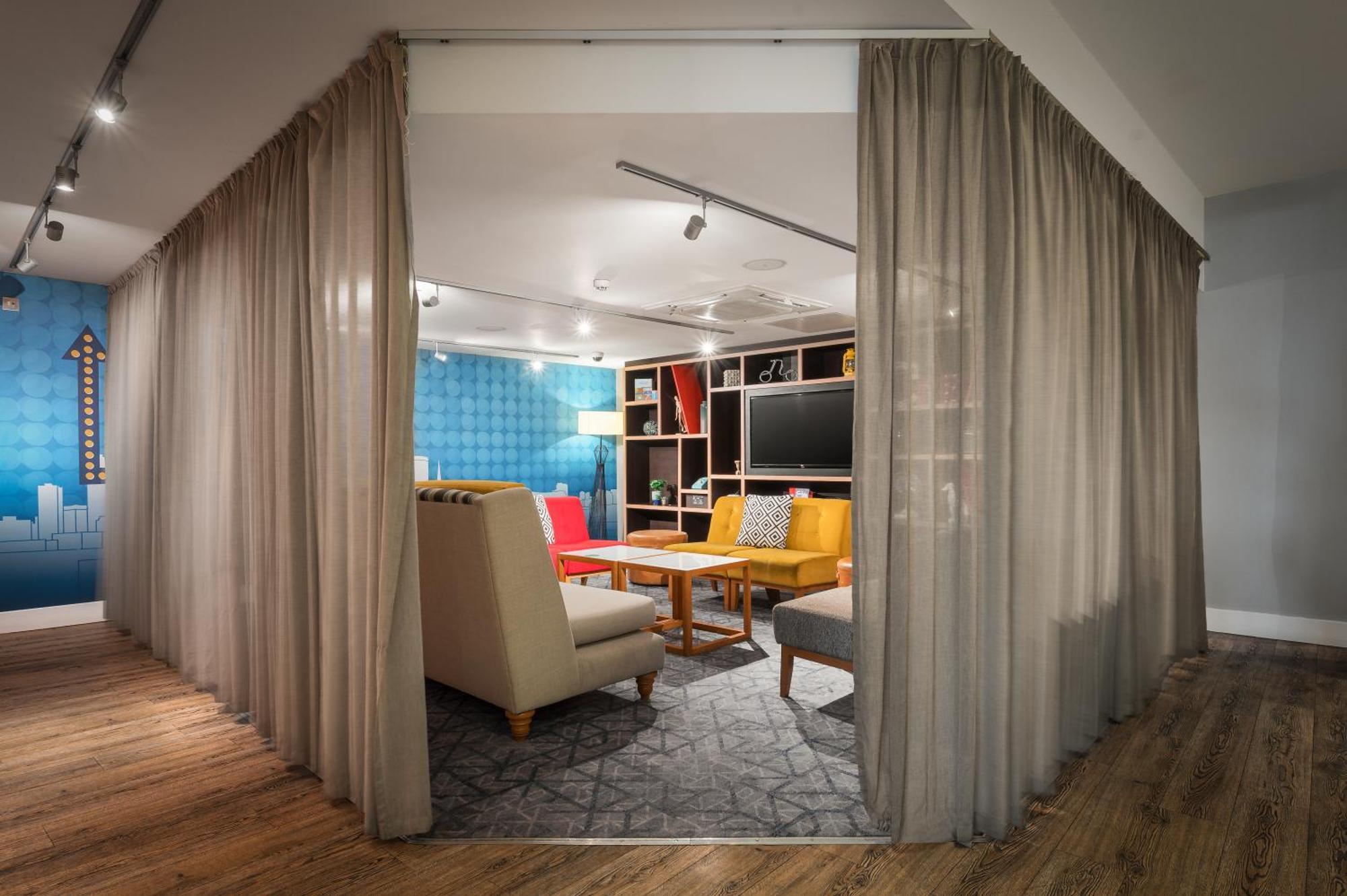 Holiday Inn Birmingham City By Ihg Bagian luar foto